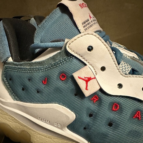 Jordan Delta 2 - Picture 3 of 12